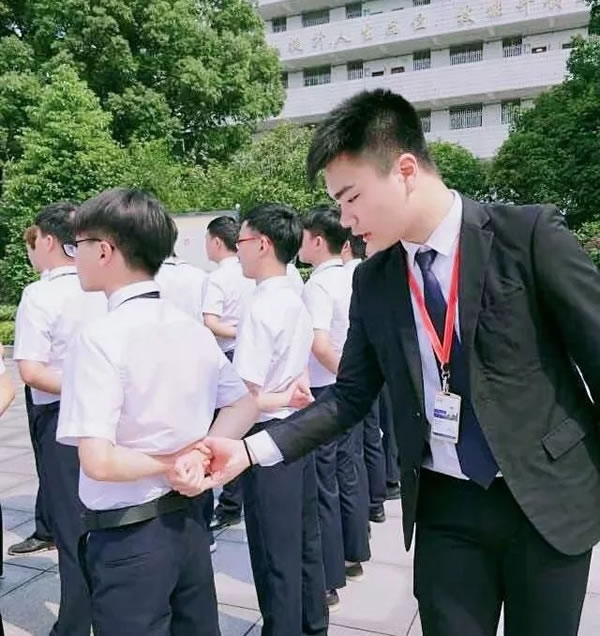 北大青鸟科泰教育-军训